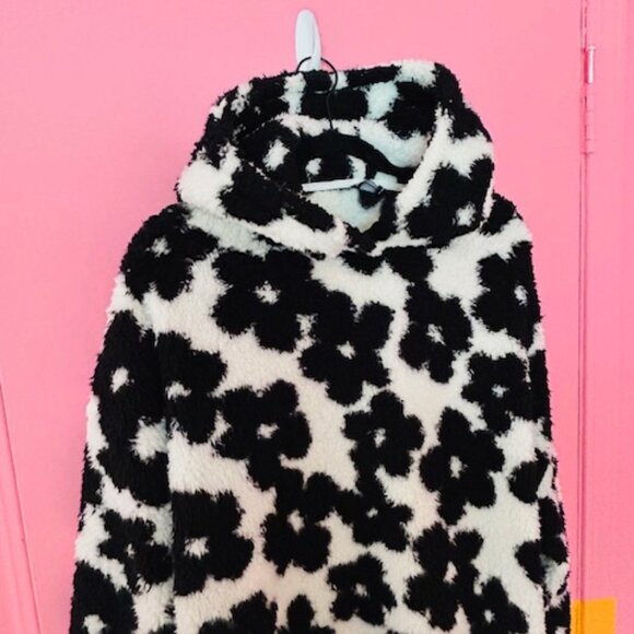 ASOS DESIGN lounge cuddle fleece oversized dress in flower print - US 8 - Picture 2 of 8